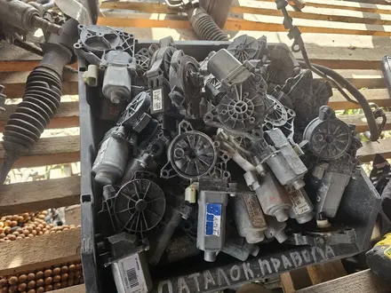 Моторчик на стеклоподъёмник за 15 000 тг. в Алматы