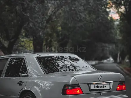 Mercedes-Benz E 200 1995 года за 3 500 000 тг. в Уральск – фото 8