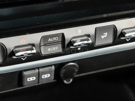 Toyota Land Cruiser Premium 2026 года за 71 640 160 тг. в Уральск – фото 24