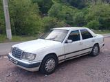 Mercedes-Benz E 200 1988 года за 520 000 тг. в Мерке – фото 4