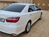 Toyota Camry 2015 года за 10 800 000 тг. в Жанаозен – фото 3