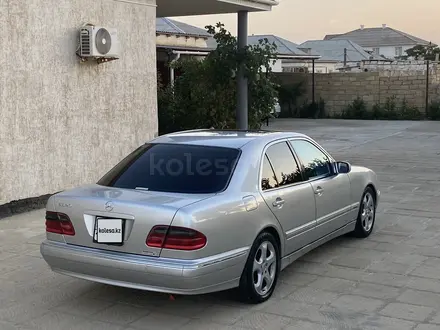 Mercedes-Benz E 320 2001 года за 5 300 000 тг. в Актау – фото 5