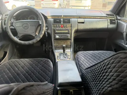 Mercedes-Benz E 320 1996 года за 2 900 000 тг. в Алматы – фото 19