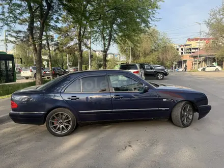 Mercedes-Benz E 320 1996 года за 2 900 000 тг. в Алматы – фото 9