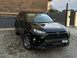 Toyota RAV4 2020 года за 10 000 001 тг. в Уральск – фото 2