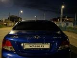 Hyundai Solaris 2013 года за 3 100 000 тг. в Атырау – фото 3
