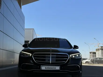 Mercedes-Benz S 580 2023 года за 95 000 000 тг. в Астана – фото 3
