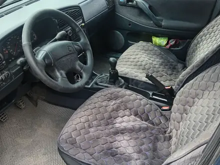 Volkswagen Passat 1993 года за 1 000 000 тг. в Семей – фото 9