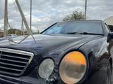 Mercedes-Benz E 280 2000 года за 5 300 000 тг. в Шымкент – фото 2