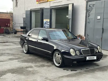 Mercedes-Benz E 280 2000 года за 5 300 000 тг. в Шымкент – фото 29