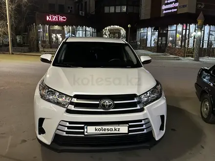 Toyota Highlander 2019 года за 16 500 000 тг. в Семей