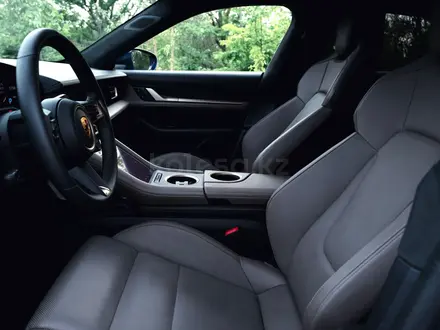Porsche Taycan 2022 года за 59 900 000 тг. в Алматы – фото 12