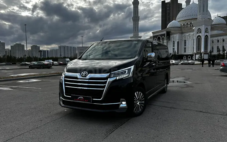 Toyota Granvia 2022 года за 41 500 000 тг. в Астана