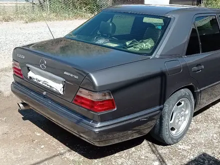 Mercedes-Benz E 220 1995 года за 2 500 000 тг. в Туркестан – фото 7