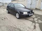 Volkswagen Golf 2004 годаүшін2 650 000 тг. в Костанай