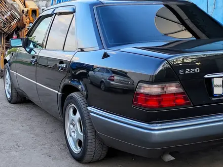 Mercedes-Benz E 220 1994 года за 4 300 000 тг. в Павлодар – фото 39