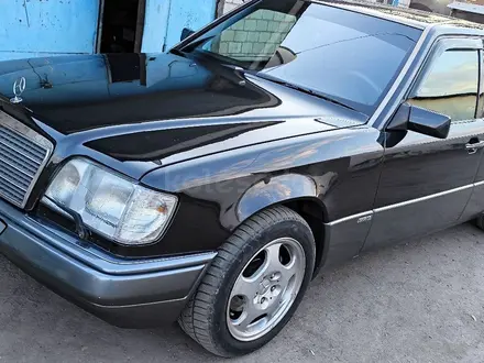Mercedes-Benz E 220 1994 года за 4 900 000 тг. в Павлодар – фото 40