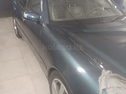 Mercedes-Benz E 240 1999 года за 5 500 000 тг. в Алматы – фото 3