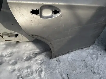 Дверь на Subaru outback за 50 000 тг. в Караганда – фото 2