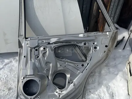 Дверь на Subaru outback за 50 000 тг. в Караганда – фото 4