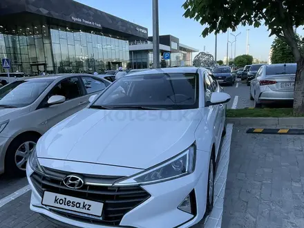 Hyundai Elantra 2019 года за 8 300 000 тг. в Алматы – фото 4