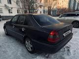 Mercedes-Benz C 220 1995 года за 1 950 000 тг. в Жезказган – фото 3