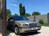 Mercedes-Benz C 180 1996 года за 1 500 000 тг. в Тараз – фото 2