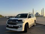 Toyota Land Cruiser 2020 года за 35 000 000 тг. в Астана