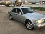 Mercedes-Benz E 200 1994 годаүшін2 000 000 тг. в Шардара – фото 2