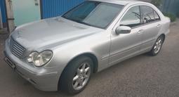 Mercedes-Benz C 320 2003 года за 3 300 000 тг. в Алматы – фото 2