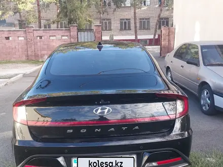 Hyundai Sonata 2021 года за 10 990 000 тг. в Алматы – фото 8