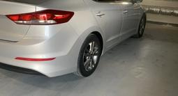 Hyundai Elantra 2017 года за 5 300 000 тг. в Атырау – фото 2