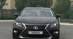 Lexus ES 200 2018 года за 19 000 000 тг. в Актобе