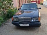 Mercedes-Benz E 220 1995 годаfor1 050 000 тг. в Сарыагаш
