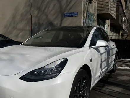 Tesla Model 3 2020 года за 10 900 000 тг. в Алматы – фото 4
