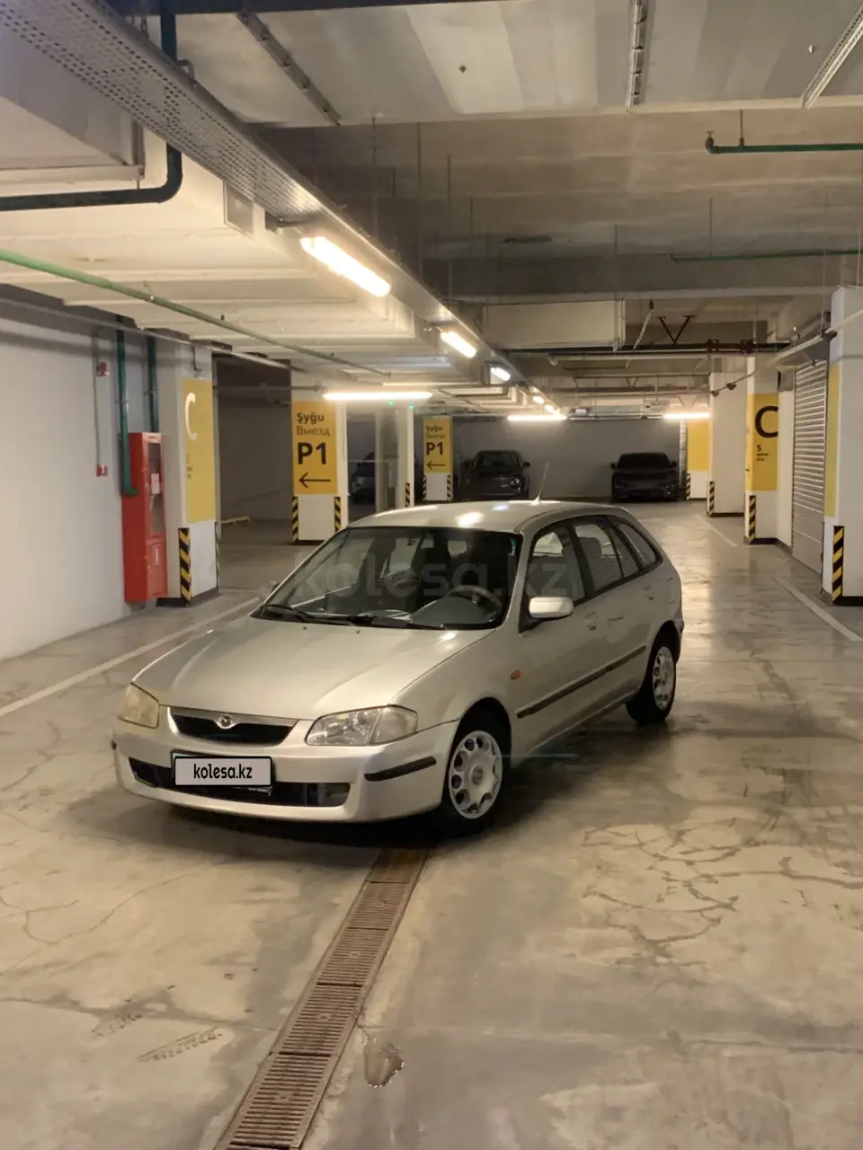 Mazda 323, 2000