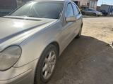 Mercedes-Benz C 240 2003 года за 3 200 000 тг. в Рудный – фото 3