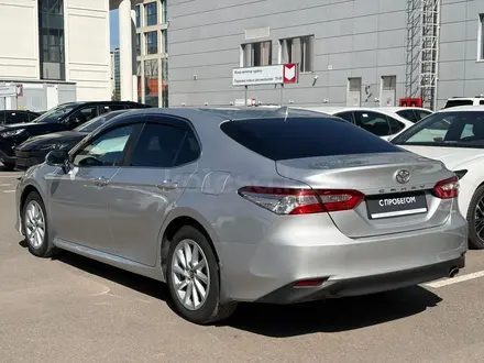 Toyota Camry Prestige 2021 года за 13 350 000 тг. в Астана – фото 2