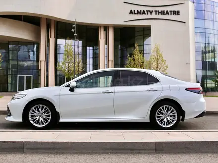 Toyota Camry 2020 года за 15 300 000 тг. в Алматы – фото 8