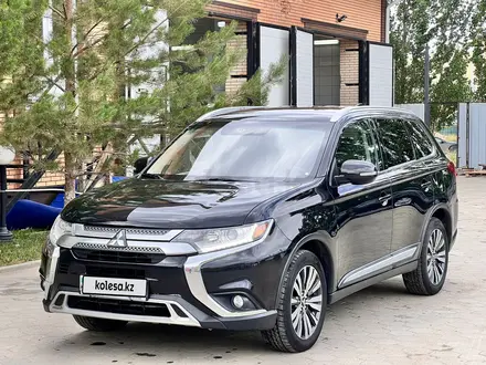 Mitsubishi Outlander 2018 года за 11 500 000 тг. в Актобе – фото 3