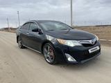 Toyota Camry 2012 годаfor4 800 000 тг. в Атырау – фото 2