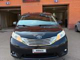 Toyota Sienna 2017 года за 10 000 000 тг. в Актобе