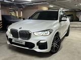 BMW X5 2018 года за 42 000 000 тг. в Семей