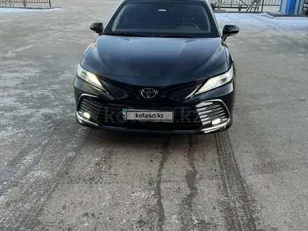 Toyota Camry 2021 года за 16 000 000 тг. в Караганда – фото 3