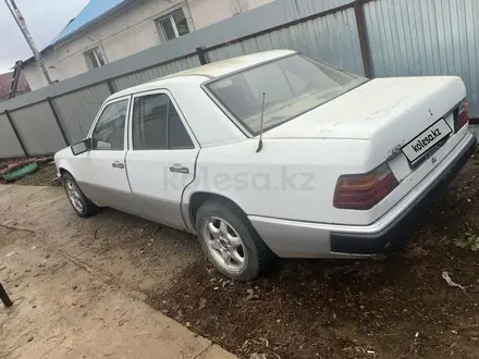 Mercedes-Benz E 200 1990 года за 800 000 тг. в Уральск – фото 8