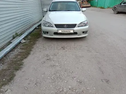 Lexus IS 200 2001 года за 3 800 000 тг. в Астана