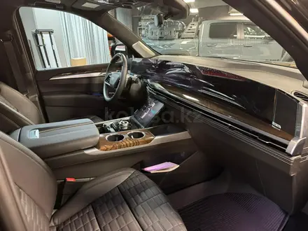 Cadillac Escalade Sport Platinum 2025 года за 90 000 000 тг. в Алматы – фото 28