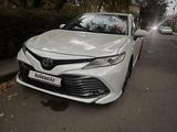 Toyota Camry 2019 годаүшін13 600 000 тг. в Алматы – фото 2