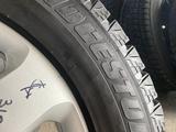 Резина из Японии зимняя Bridgestone 255/55/18үшін130 000 тг. в Алматы