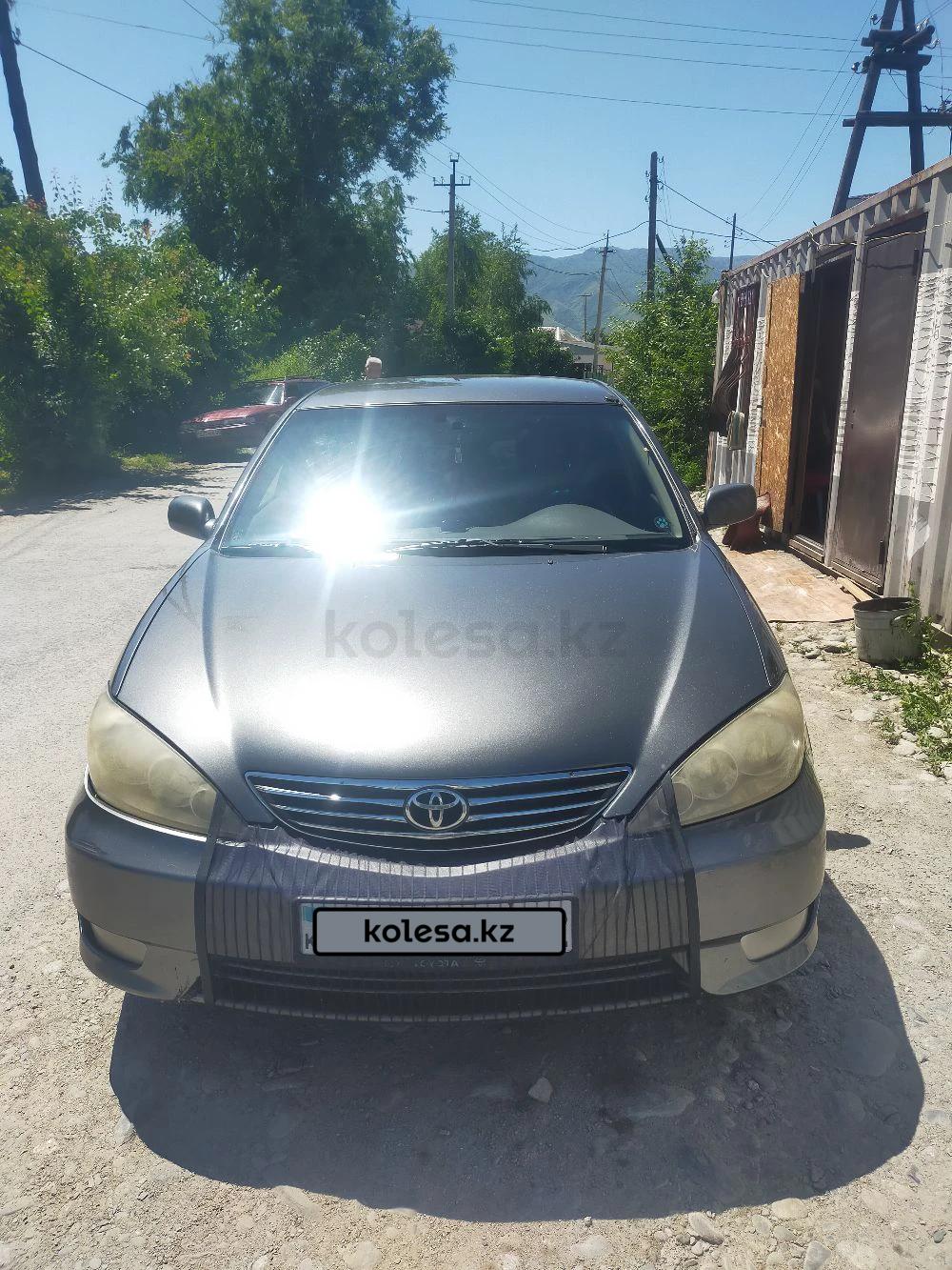 Toyota Camry 2005 г.